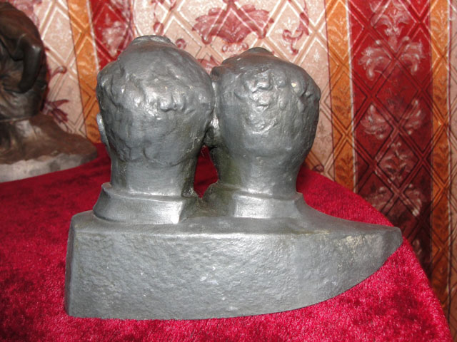статуэтка советские космонавты